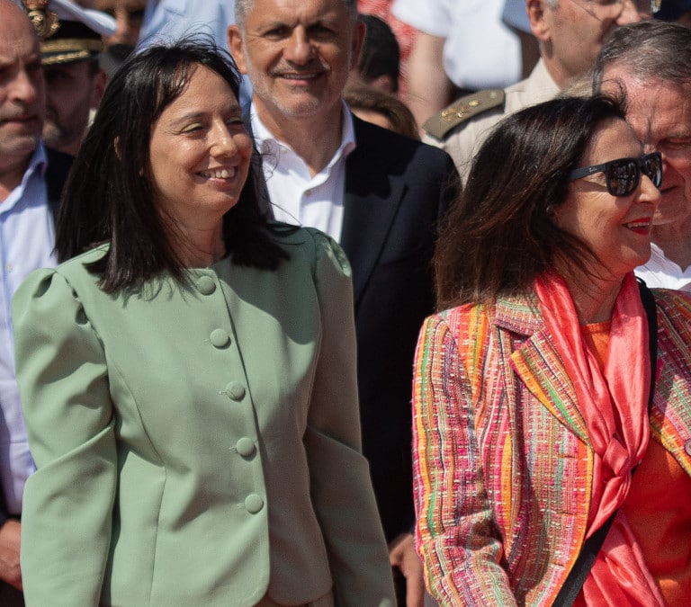 Guardias civiles acusan a Margarita Robles de aplicar un "doble rasero" al mantener al DAO: "Es un daño reputacional"