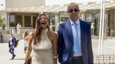 Elisa Mouliaá comparece ante el juez mientras la defensa de Errejón solicita comparecencias quincenales por "obstrucción"