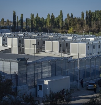Así son los centros para inmigrantes de Meloni en Albania que la [...]
