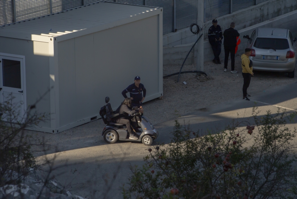 Inmigrantes en el centro de Gjader (Albania) en una imagen de archivo