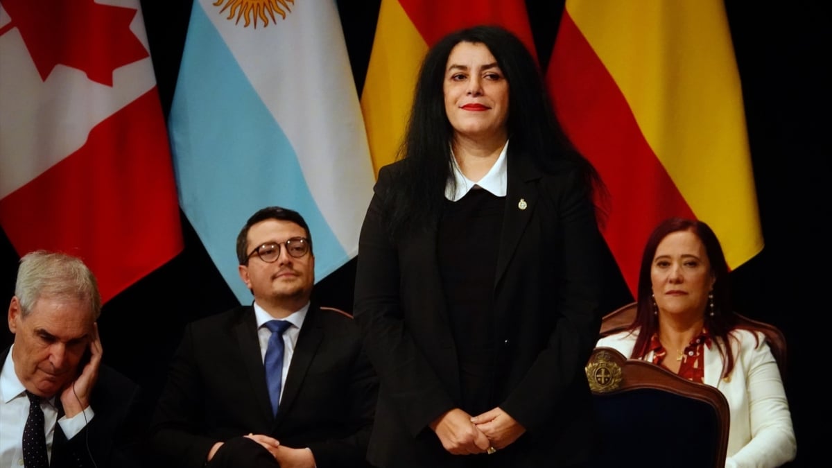 Marjane Satrapi, recibe el premio Princesa de Asturias de Comunicación y Humanidades 2024, durante la ceremonia de entrega de los 'Premios Princesa de Asturias 2024'