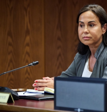 Pardo de Vera presenta al juez cinco informes para defenderse de irregularidades [...]