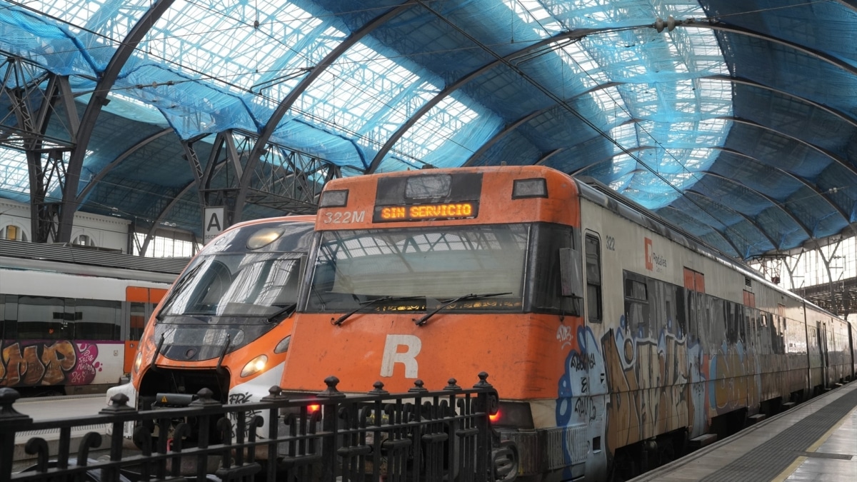 "Injustificada, inadmisible, inasumible y absolutamente intolerable": Adif se lanza contra Siemens por el caos en Rodalies el primer día de la visita del Papa