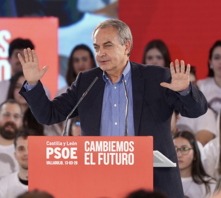 El PSOE empieza a abrir los ojos con Zapatero: "La caída del mito es prácticamente irreversible"