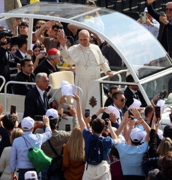 Guía para ver al Papa en el papamóvil por las calles de [...]