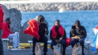 Génova 1-0: el Supremo avala sus dudas sobre la regularización de inmigrantes, pero pincha con la ley de nietos