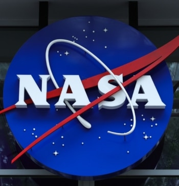 Los astronautas de la EEI reanudan sus actividades tras una alerta por [...]