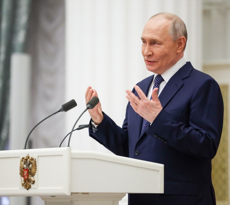 Putin pide a la UE dejar de suministrar armas a Ucrania y favorecer un acuerdo de paz