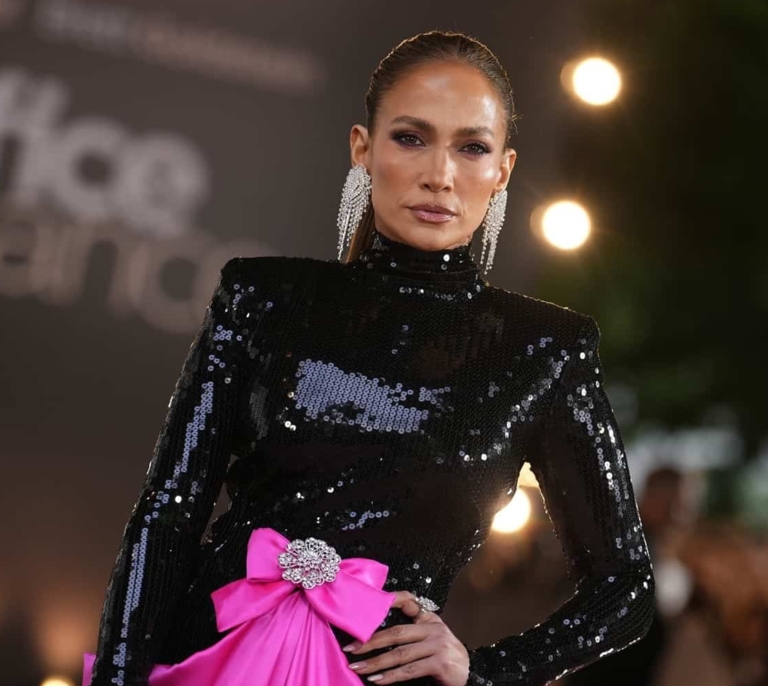 Jennifer Lopez y el día que perdió la vista por agotamiento: ¿sufren los famosos una crisis real o es el nuevo escudo comercial?