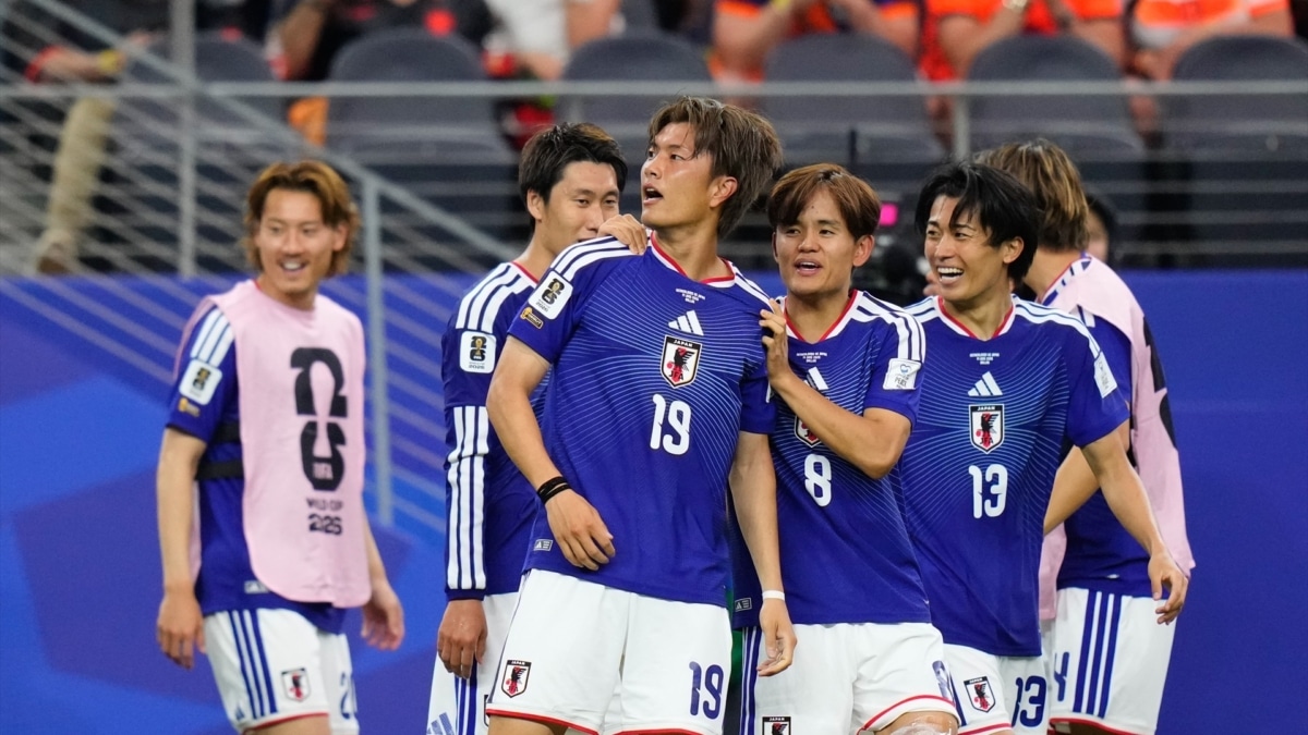 Los jugadores de Japón celebrando su gol ante Países Bajos