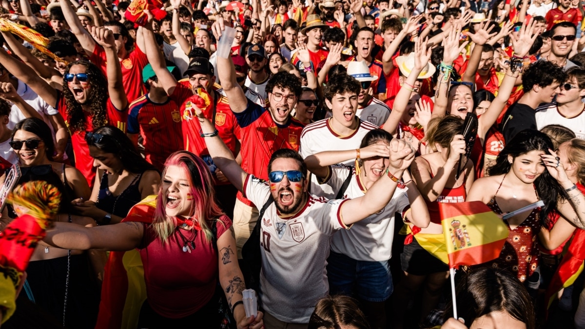 Decenas de personas durante el primer partido disputado por la selección española en el Mundial 2026
