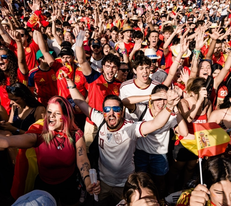 Dónde ver el España - Uruguay a las 02:00 en Madrid: bares y pantallas gigantes para el partido decisivo de La Roja