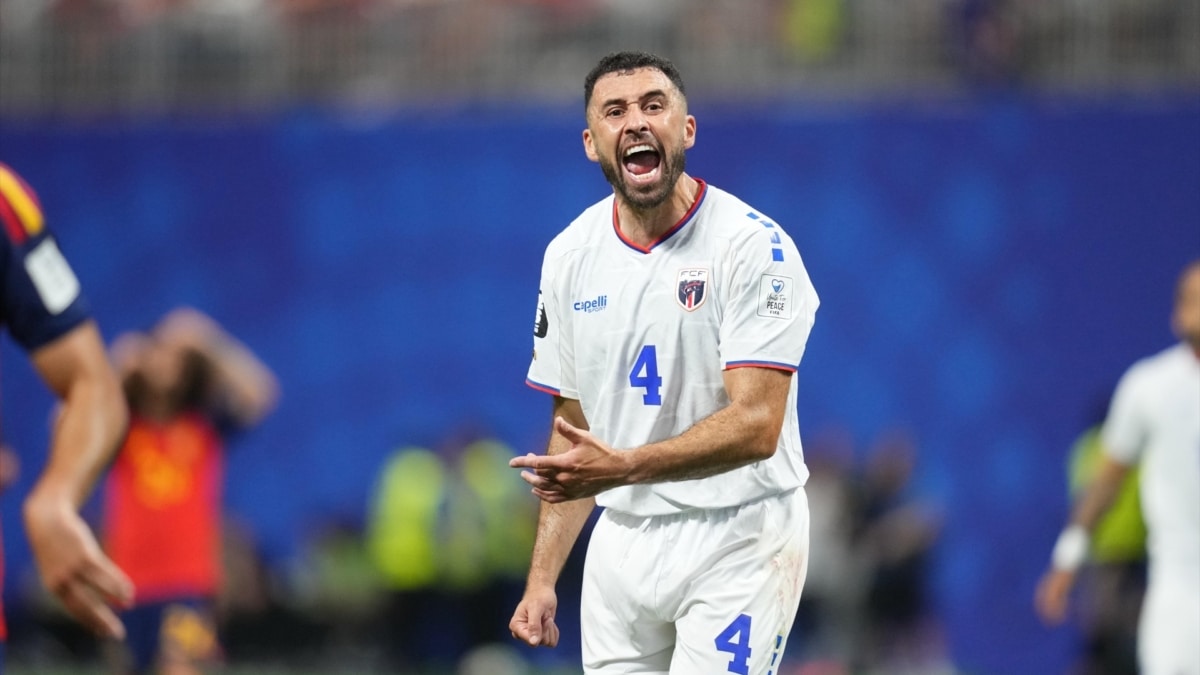 Roberto Lopes en el partido de ayer frente a España