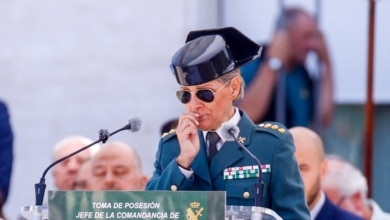 La coronel Moreno toma posesión de la comandancia de Barcelona con pendientes de la bandera de España: “Desde que nací soñé con el tricornio”