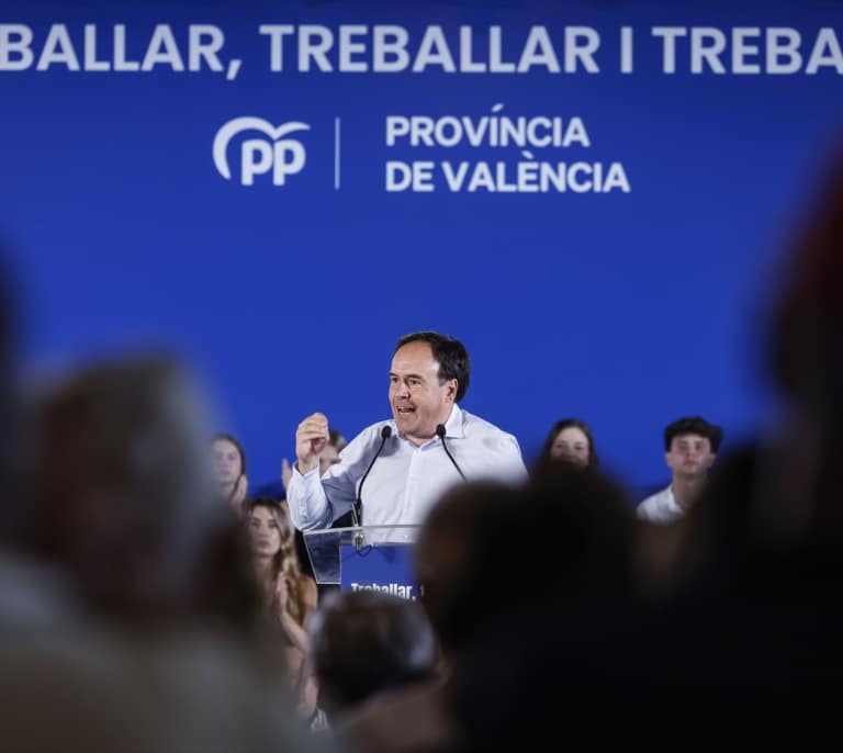 La Generalitat pide al Supremo suspender la regularización de migrantes y elevar el caso al TJUE