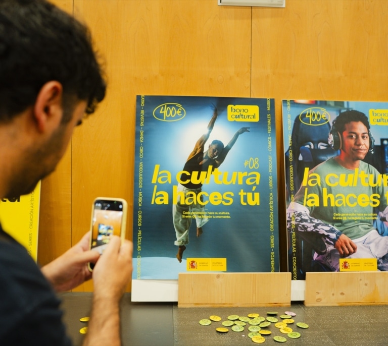 Bono cultural 2026: cómo pedir desde hoy los 400 euros y el gran cambio para gastarlos este año