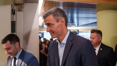 "Piedras en el camino": así define (y esquiva) Sánchez la oleada de escándalos