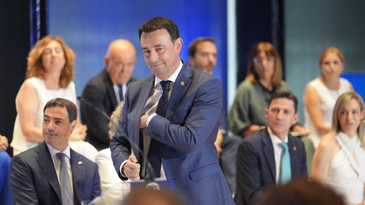 El vicelehendakari segundo y consejero de Economía, Mikel Torres, interviene durante el acto de balance de legislatura celebrado este martes.