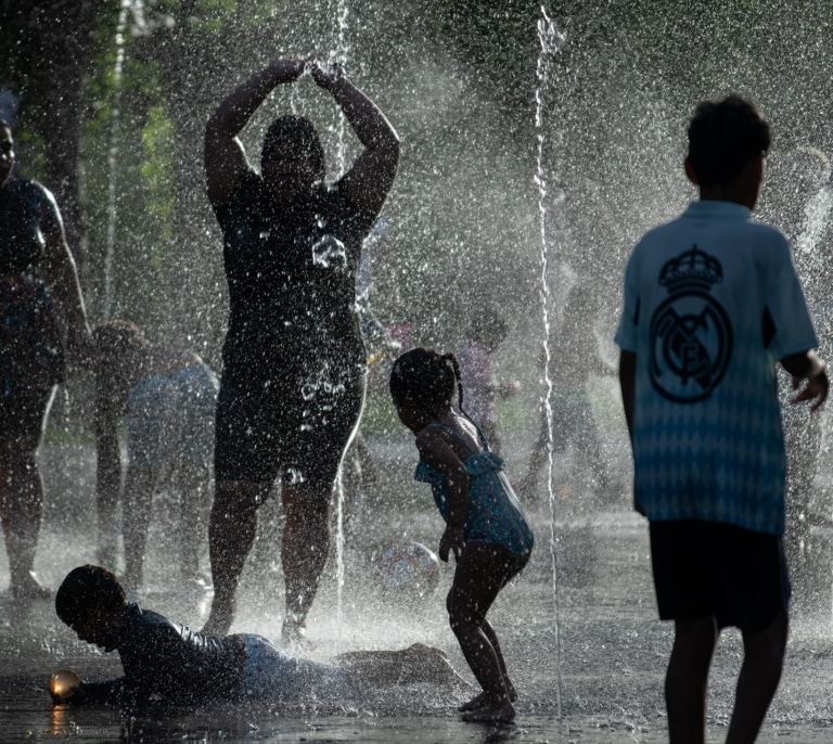 El calor no da tregua: doce comunidades en aviso y cuatro de ellas en alerta naranja