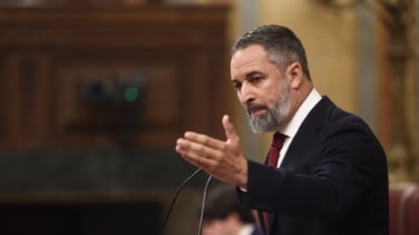 Vox recibió 12 millones de dinero público en 2025, donó dos a Disenso y saldó el préstamo húngaro