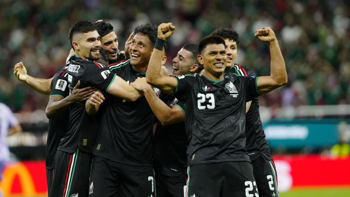 México golpea primero y se convierte en la primera selección clasificada para la siguiente fase del Mundial