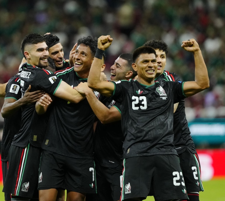 México golpea primero y se convierte en la primera selección clasificada para la siguiente fase del Mundial