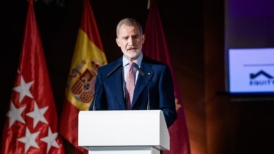 El rey alude "a estos días un tanto oscuros" y aboga por los "consensos" propios de la democracia