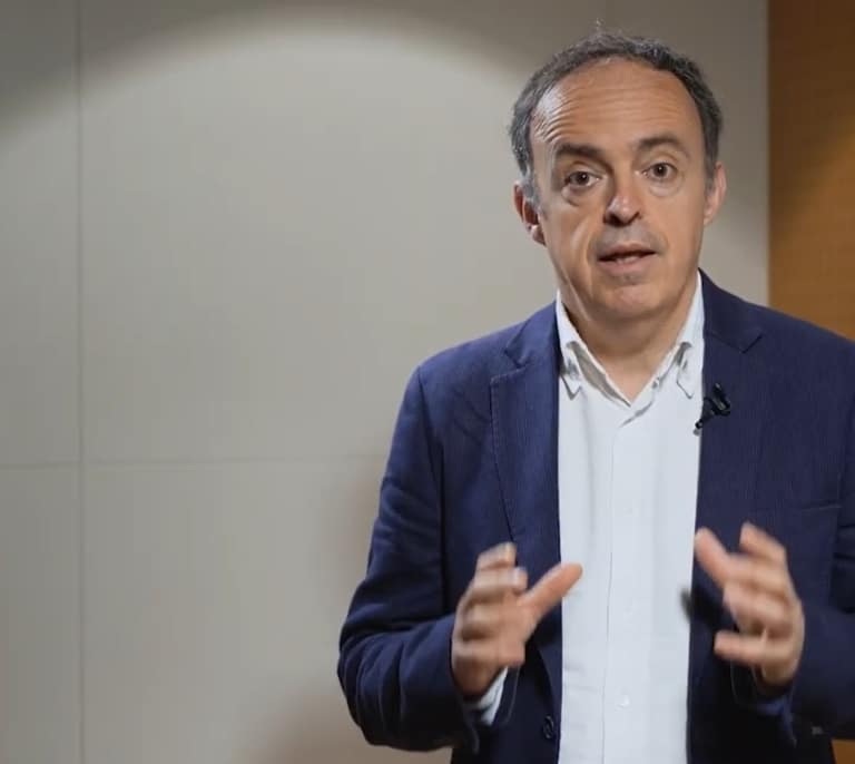 El nuevo presidente de la CNMC: entusiasta de la liberalización ferroviaria, contrario a la rebaja fiscal de los combustibles