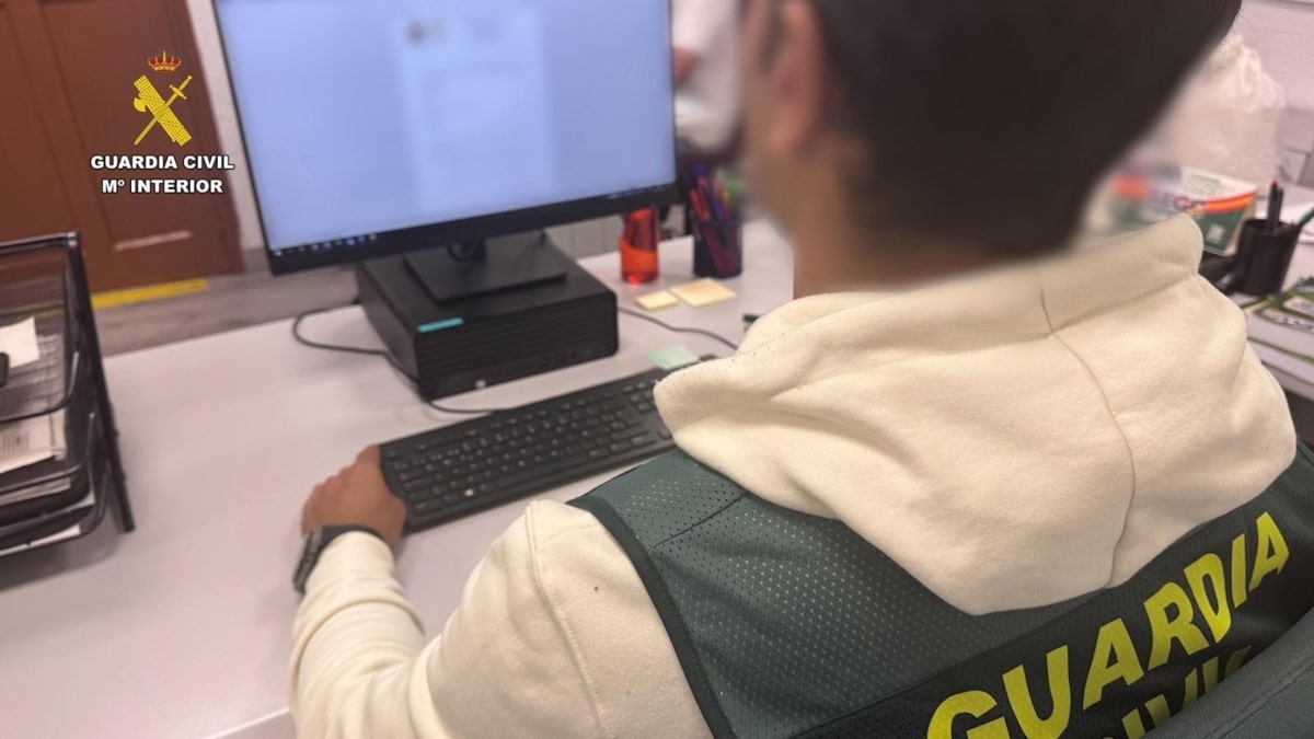 La Guardia Civil investigando en dependencias