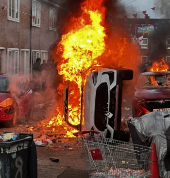 Arde Belfast: los ultras provocan disturbios anti migrantes tras el ataque de [...]