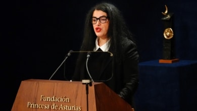 Muere "de pena" Marjane Satrapi, la indomable voz gráfica que denunció la opresión del régimen iraní con 'Persépolis'