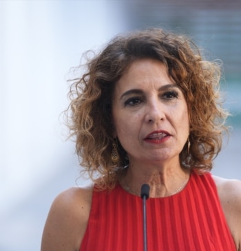 Montero renuncia a su acta en el Congreso para liderar la oposición [...]