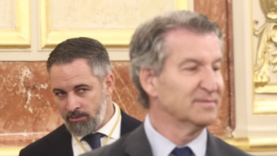 Feijóo dice suscribir las palabras del Papa mientras Abascal reclama para España la política migratoria del Vaticano