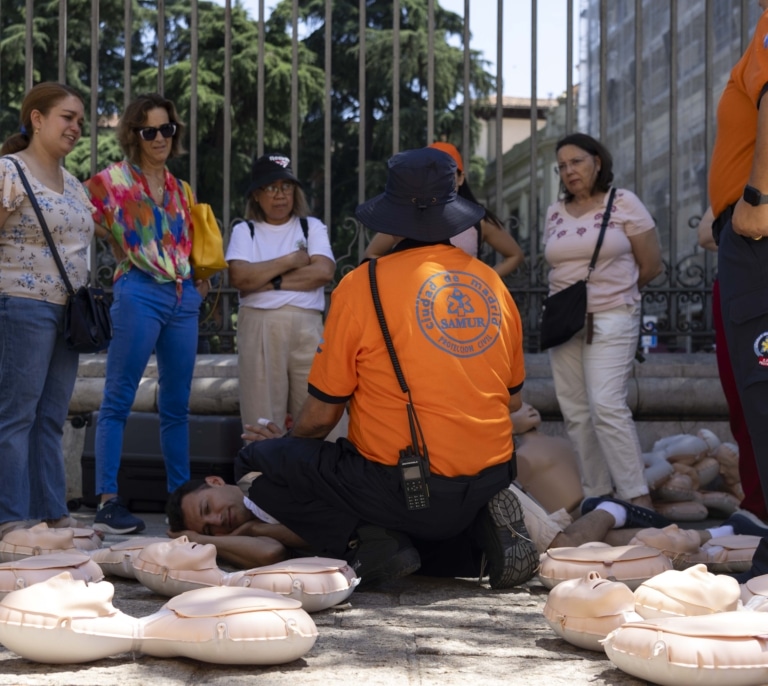 El calor infernal de Madrid, el mayor temor de los miles de voluntarios de la visita del Papa