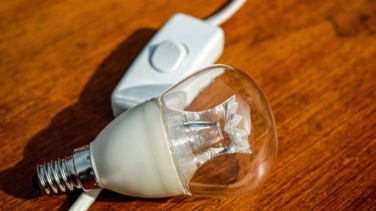 Precio de la luz hoy, 10 de junio de 2026: ¿Por qué se dispara el coste por la noche?