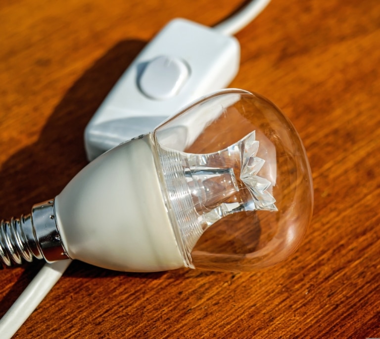 Precio de la luz hoy, 10 de junio de 2026: ¿Por qué se dispara el coste por la noche?