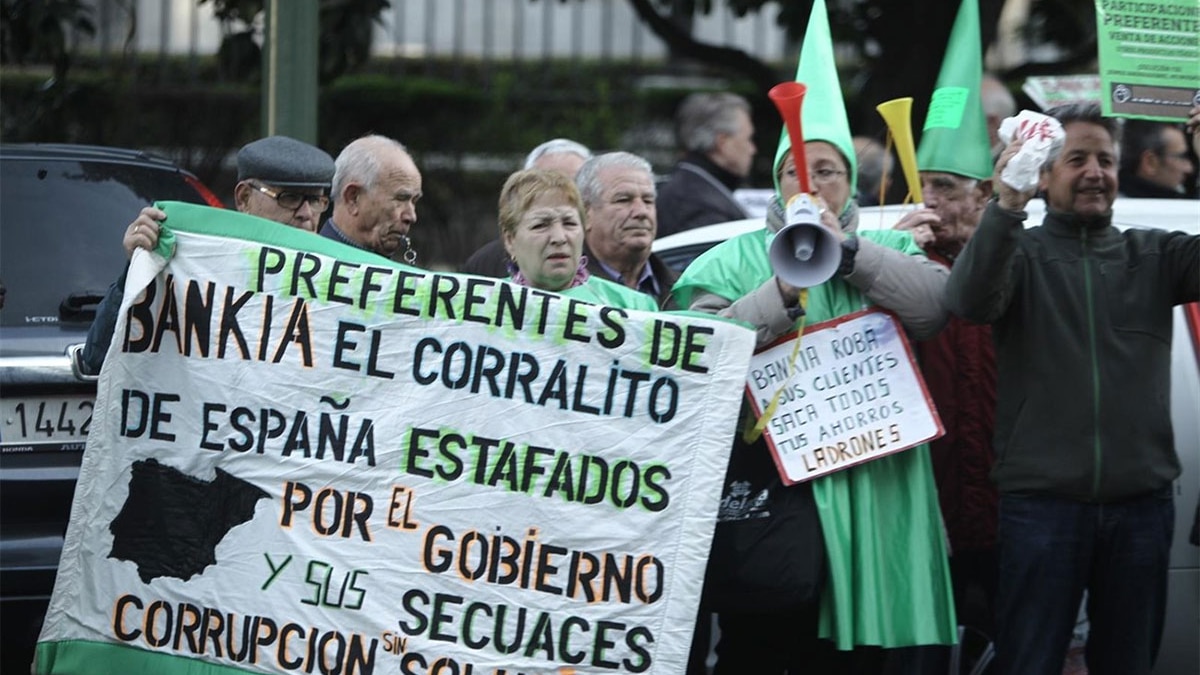 Manifestación tras el escándalo de las preferentes.