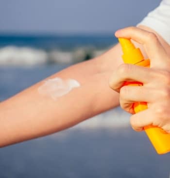 Aumenta un 11% la venta de 'aftersun' en las farmacias y los [...]