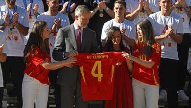 Los 358 regalos declarados por Zarzuela: de la mantelería de Zelenski a la alfombra de "El árbol de la vida" de Irán