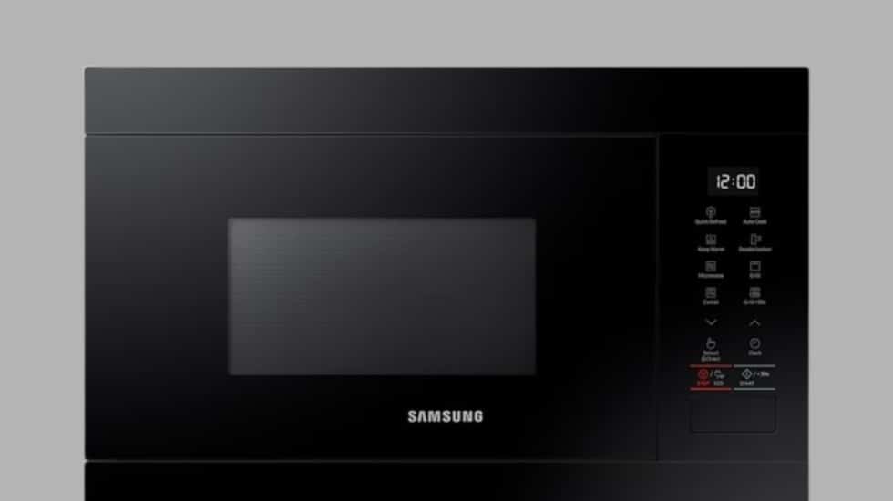 Prepara tus recetas en poco tiempo con el microondas de integración Samsung