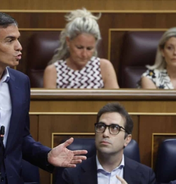 Sánchez evita la defensa explícita de Zapatero ante un Feijóo que le [...]