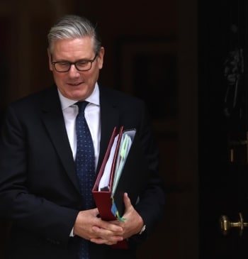 Keir Starmer, a la deriva: le deja su ministro de Defensa, el [...]