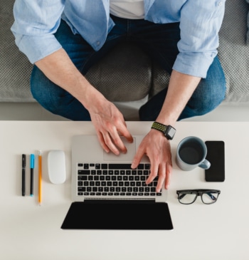El teletrabajo, cada vez más común en periodos vacacionales