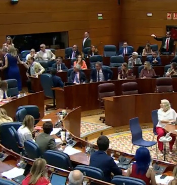 Expulsado un diputado del PSOE tras encararse con uno del PP en [...]