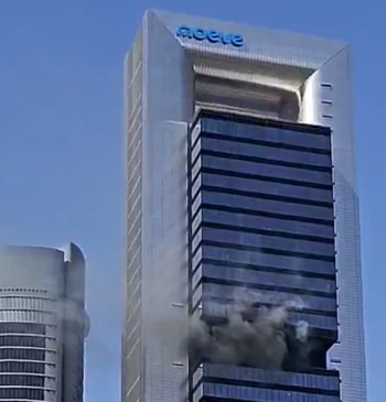 Controlado el incendio en un cuarto técnico cercano a la planta 23 [...]