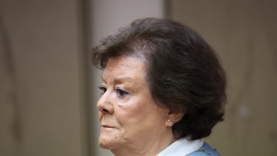 La presidenta del Tribunal de Cuentas se alinea con el Gobierno tras el uso de fondos UE para las pensiones