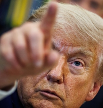 Trump amenaza con represalias a Irán tras derribar un helicóptero de EEUU