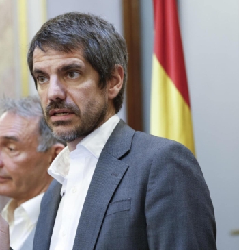 PSOE y Sumar pactan eliminar el delito de injurias a la Corona [...]