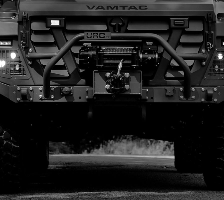 Tarsis, nuevos Vamtac y 8x8: España saca su artillería en la feria militar más importante del mundo