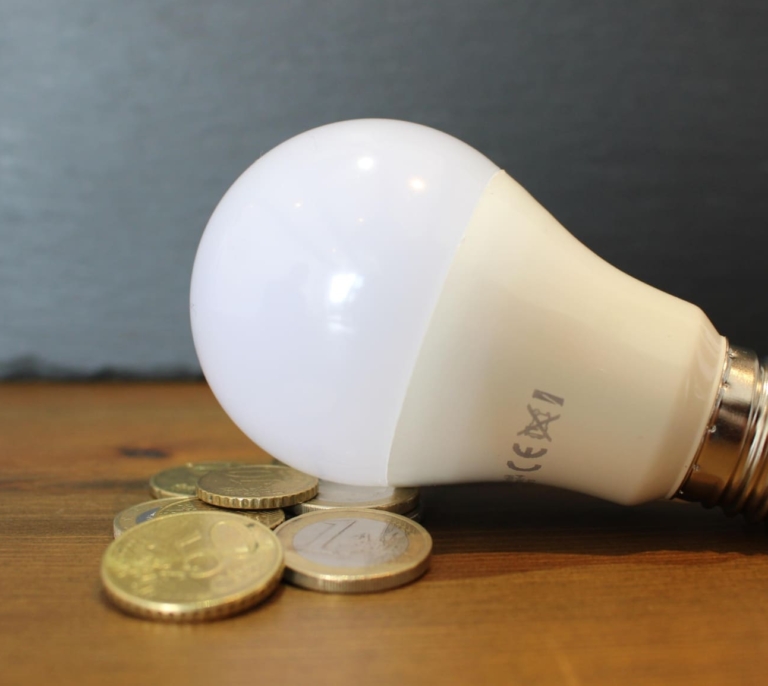 Precio de la luz hoy, 5 de junio de 2026: así influye la potencia contratada en la factura
